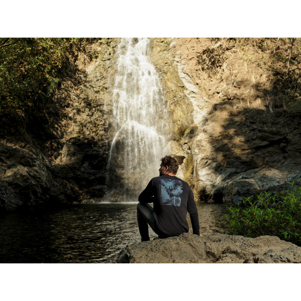 TRAVISMATHEW LAGUNA SHADE BLACK T-SHIRT