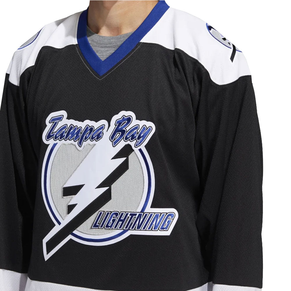 Black tampa bay lightning jersey, Jackets nhl, Hockey team jacket