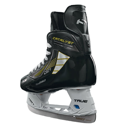 TRUE CATALYST 7 INTERMEDIATE HOCKEY SKATES